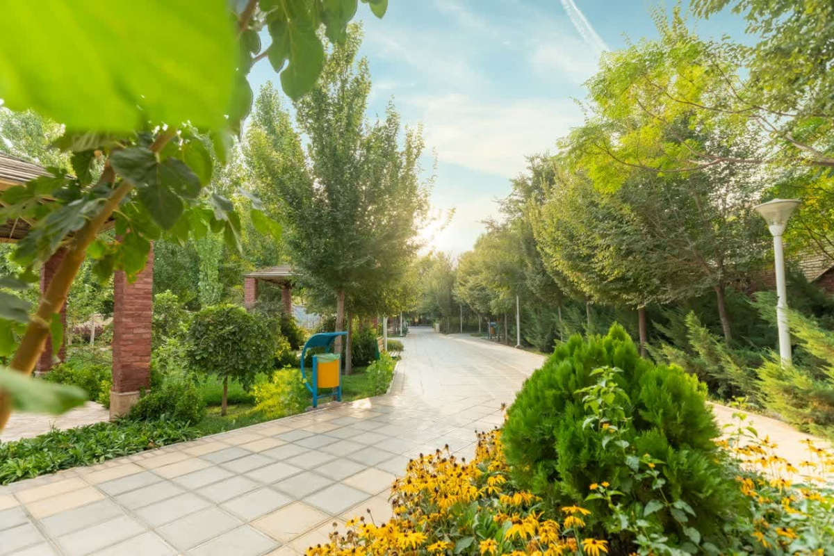 برگزاری نشست‌های چهره‌به‌چهره با مردم و عوامل اجرایی فضای سبز قم
